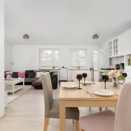 Bright In Perfect For Remote Work By Renters *