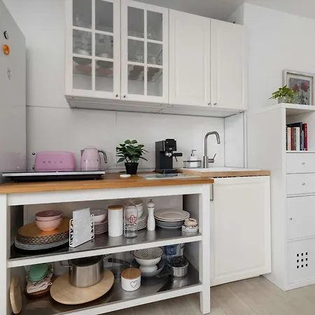 Διαμέρισμα Bright In Perfect For Remote Work By Renters