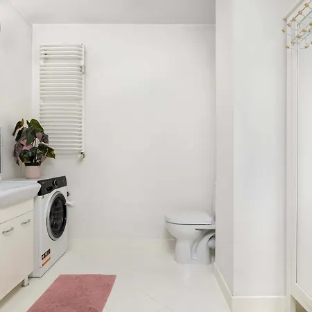 Bright In Perfect For Remote Work By Renters *
