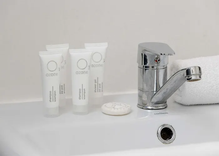 דירה Bright In Perfect For Remote Work By Renters