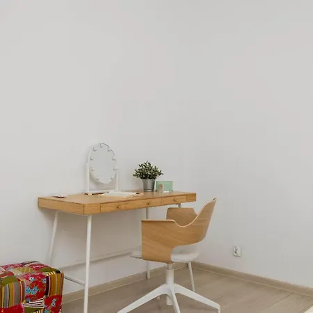 Bright In Perfect For Remote Work By Renters アパート