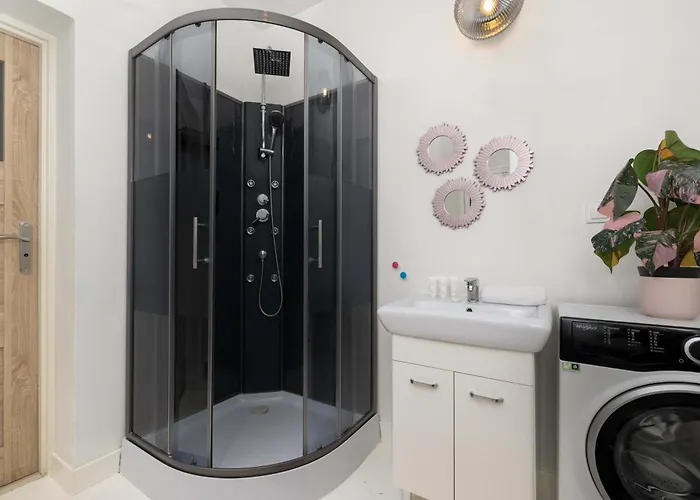 アパート Bright In Perfect For Remote Work By Renters クラクフ