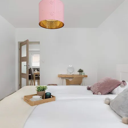 Bright In Perfect For Remote Work By Renters Kraków